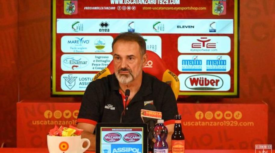 Il Catanzaro allunga e si gode la vetta con i suoi gioiellini. Vivarini ringrazia la squadra images Il Catanzaro allunga e si gode la vetta con i suoi gioiellini. Vivarini ringrazia la squadra