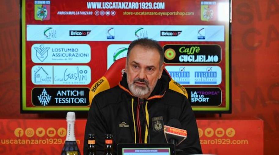 Vivarini prima della Gelbison: "Pensiamo a farla bene questa partita, incontriamo una squadra che si deve salvare" images Vivarini prima della Gelbison: "Pensiamo a farla bene questa partita, incontriamo una squadra che si deve salvare"