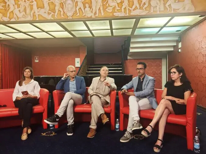 Ama Calabria, Chiara Francini e Max Giusti tra i nomi della nuova stagione teatrale di Lamezia images Ama Calabria, Chiara Francini e Max Giusti tra i nomi della nuova stagione teatrale di Lamezia