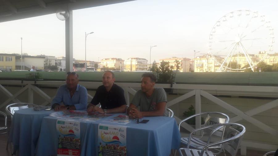 images Finalmente parte la pulizia della spiaggia di Giovino