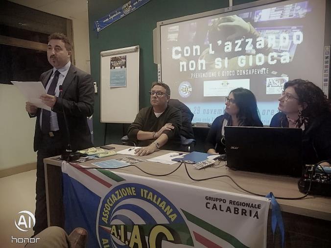 images Il comico Muarizio Battista: "Non vengo a Reggio per insegnare qualcosa ma per stare insieme al pubblico"