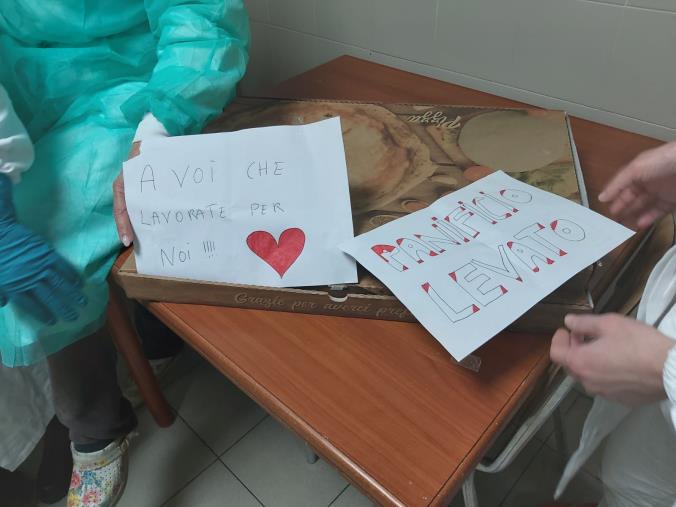Coronavirus. Il panificio Levato offre la pizza ad alcuni operatori dell'ospedale di Catanzaro images Coronavirus. Il panificio Levato offre la pizza ad alcuni operatori dell'ospedale di Catanzaro