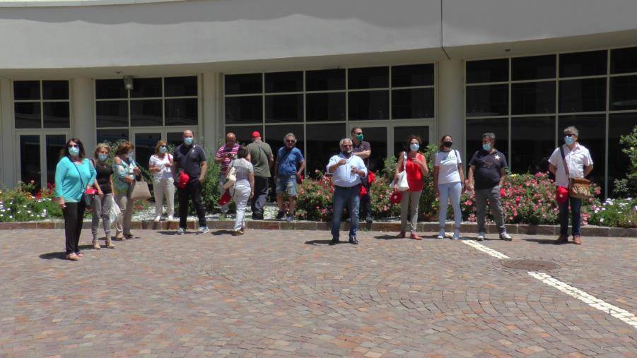 Cambia il contratto di una casa di cura: gli operatori protestano alla Cittadella regionale (VIDEO) images Cambia il contratto di una casa di cura: gli operatori protestano alla Cittadella regionale (VIDEO)