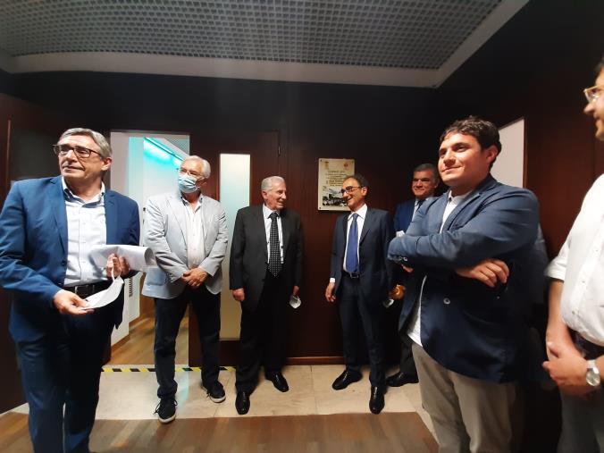 Una targa per celebrare i 50 anni di Catanzaro Capoluogo. Abramo: "Vogliamo la Calabria unita" (VIDEO) images Una targa per celebrare i 50 anni di Catanzaro Capoluogo. Abramo: "Vogliamo la Calabria unita" (VIDEO)