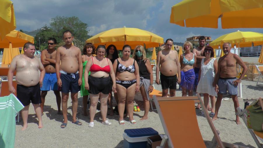 images Sul lido del finanziere di Montepaone l'Arcobaleno del Centro di Salute Mentale (VIDEO) 