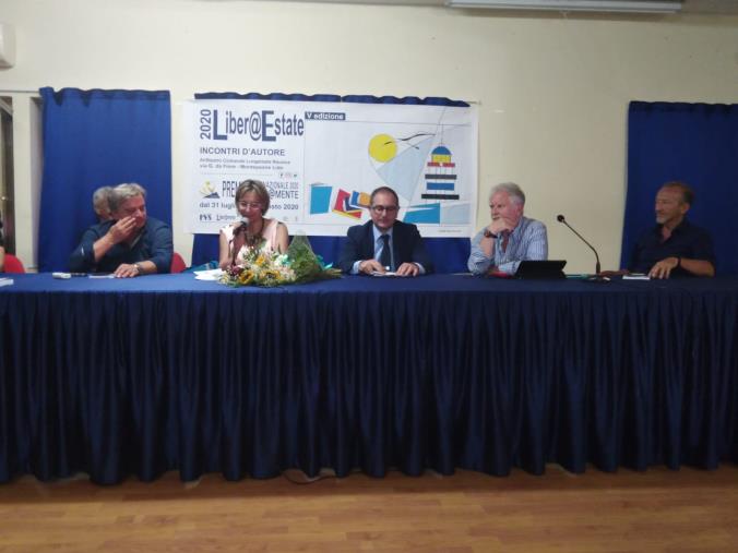 "A un Metro da Voi". Daniela Rabia presenta il suo romanzo nella rassegna Liber@Estate 2020 di Montepaone images "A un Metro da Voi". Daniela Rabia presenta il suo romanzo nella rassegna Liber@Estate 2020 di Montepaone