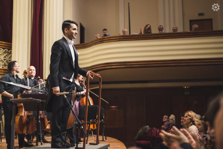 images Il Maestro Ferdinando Sulla, direttore d'orchestra di Crotone, si racconta: "La mia è stata una vocazione"