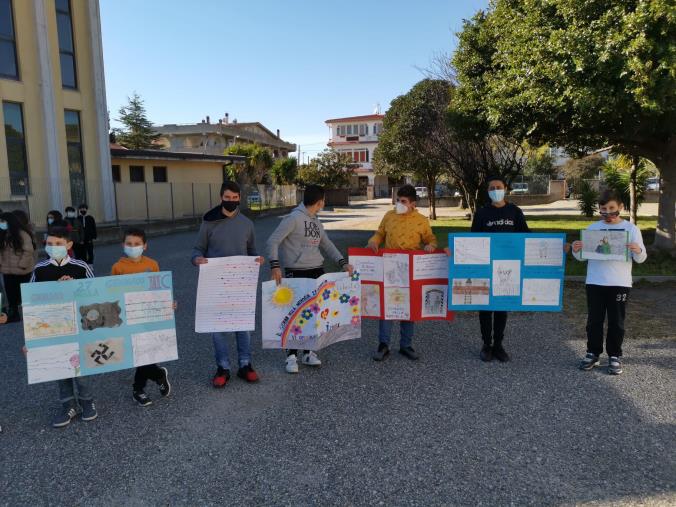 images Scuola. Anche a Cropani gli alunni hanno celebrato il Giorno della Memoria
