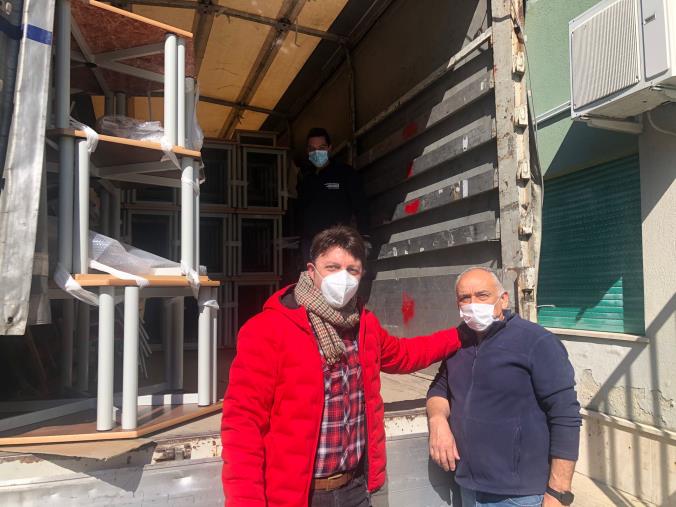 Carlopoli. Totalmente rinnovato l'arredo scolastico comunale images Carlopoli. Totalmente rinnovato l'arredo scolastico comunale