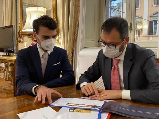 La start up del catanzarese Giorgio Gigliotti conquista il Ministro Patuanelli: sarà affiancato da esperti per potenziare la piattaforma images La start up del catanzarese Giorgio Gigliotti conquista il Ministro Patuanelli: sarà affiancato da esperti per potenziare la piattaforma