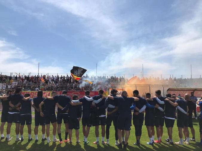 images Us Catanzaro 1929, la carica dei 500 tifosi al PoliGiovino