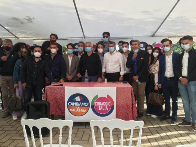 Catanzaro. Toti in Calabria, I giovani di "Cambiamo": "Pronti a restituire un buon governo alla nostra regione" images Catanzaro. Toti in Calabria, I giovani di "Cambiamo": "Pronti a restituire un buon governo alla nostra regione"