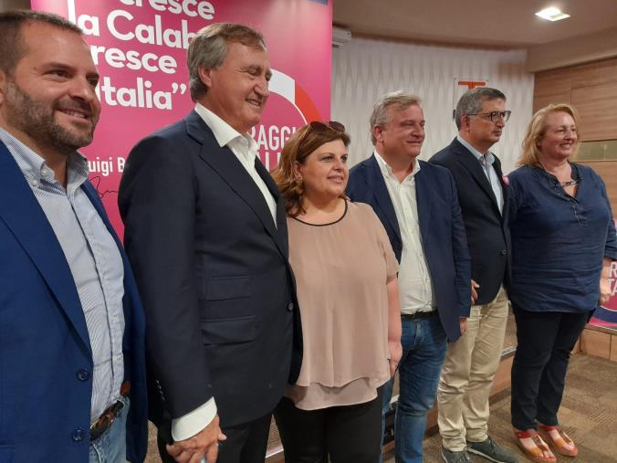 Regionali. Brugnaro (Coraggio Italia): "La Calabria sarà esempio per il Paese, credo nel raggiungimento del quorum" images Regionali. Brugnaro (Coraggio Italia): "La Calabria sarà esempio per il Paese, credo nel raggiungimento del quorum"