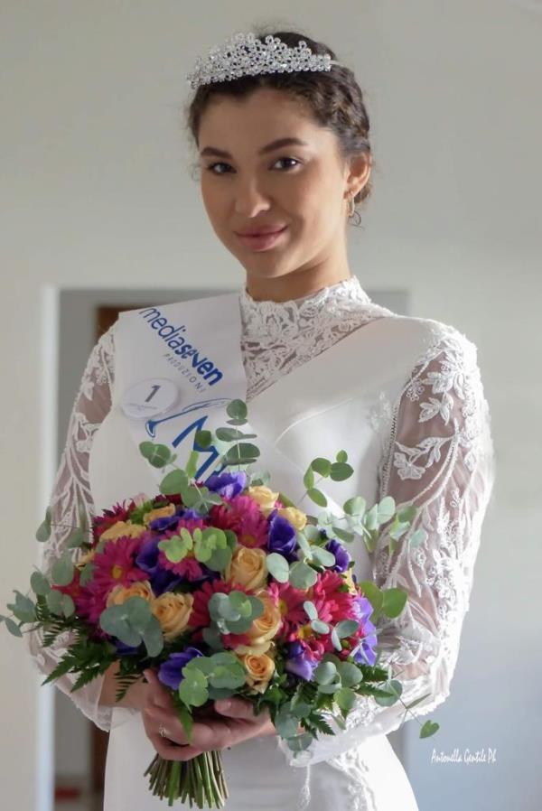 La bellissima Valeria Mancusi, Miss Universe Calabria - fascia Mediaseven, in visita a Taverna images La bellissima Valeria Mancusi, Miss Universe Calabria - fascia Mediaseven, in visita a Taverna