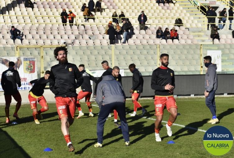 Catanzaro e Vibonese in campo alle 14.30: le formazioni ufficiali images Catanzaro e Vibonese in campo alle 14.30: le formazioni ufficiali