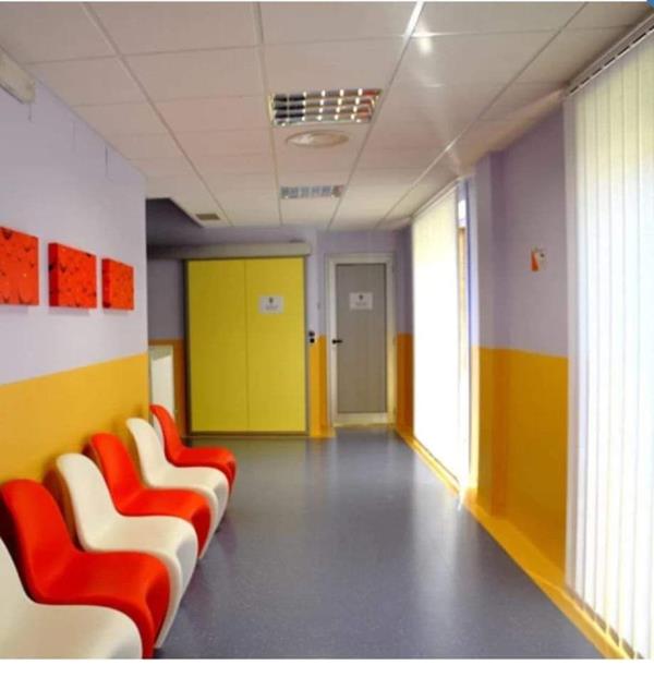 images I dipendenti della clinica Santa Lucia si appellano al presidente Occhiuto: "Siamo al capolinea"