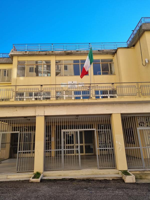 images Catanzaro, l'Istituto "Manzoni" rimane senza acqua: studenti costretti ad uscire prima