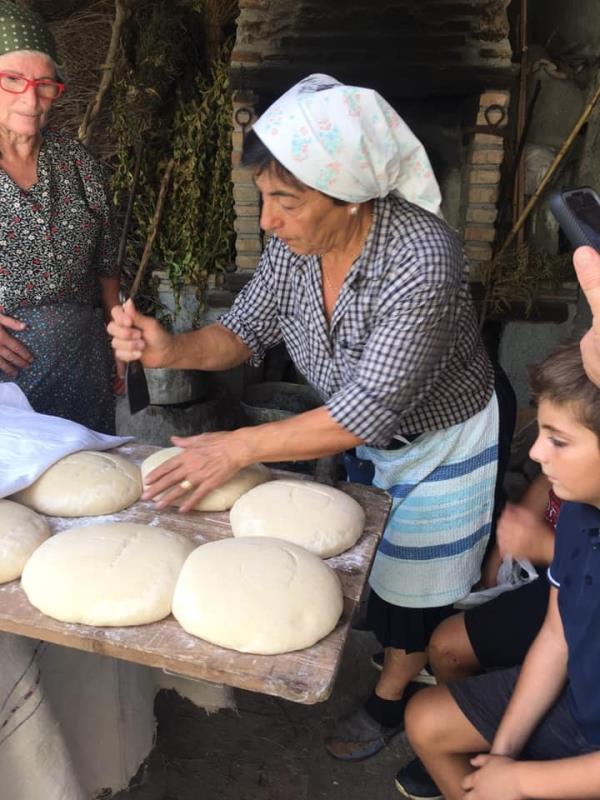 Tradizionando a Zungri, Asfalantea organizza le "Giornate esperenziali del pane" images Tradizionando a Zungri, Asfalantea organizza le "Giornate esperenziali del pane"