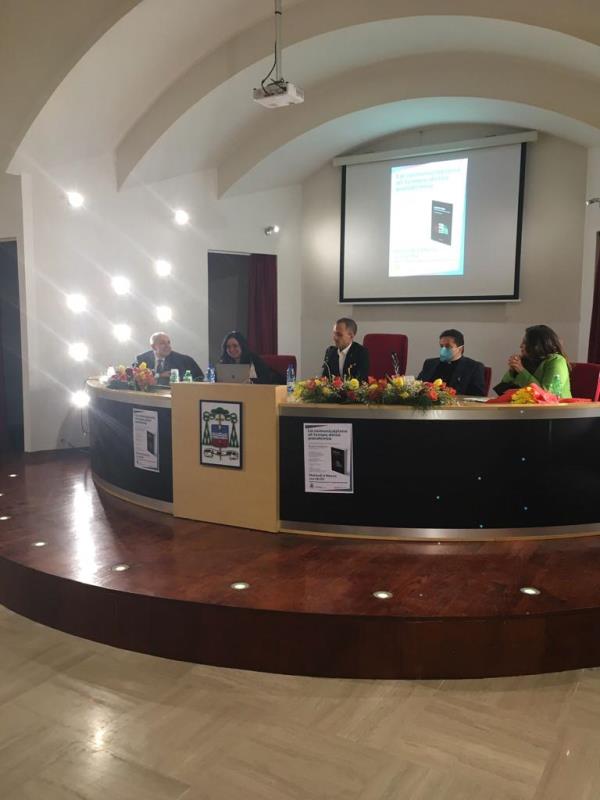 Crisi e comunicazione a due anni dallo scoppio dell’emergenza sanitaria: a Lamezia l'incontro con la giornalista Talarico images Crisi e comunicazione a due anni dallo scoppio dell’emergenza sanitaria: a Lamezia l'incontro con la giornalista Talarico