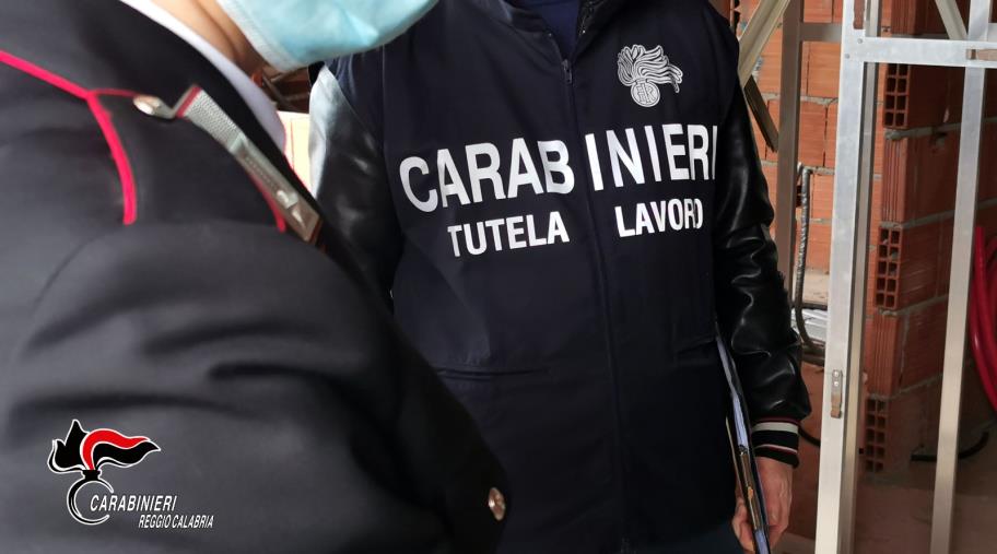 Gioia Tauro, ispezioni sui cantieri: denunce, sequestri, sanzioni per oltre 70mila euro per “lavoro in nero” images Gioia Tauro, ispezioni sui cantieri: denunce, sequestri, sanzioni per oltre 70mila euro per “lavoro in nero”
