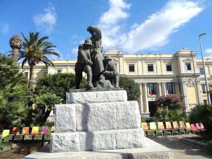Il corsivo. Rinfreschiamo la memoria di chi amministrerà: ridiamo ai Caduti del monumento di Piazza Matteotti la statua della loro madre images Il corsivo. Rinfreschiamo la memoria di chi amministrerà: ridiamo ai Caduti del monumento di Piazza Matteotti la statua della loro madre