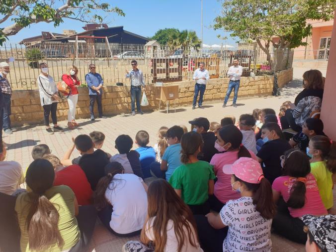 images Io non mi rifiuto, faccio la differenza: consegnate 1500 bottiglie nelle scuole di Isola Capo Rizzuto