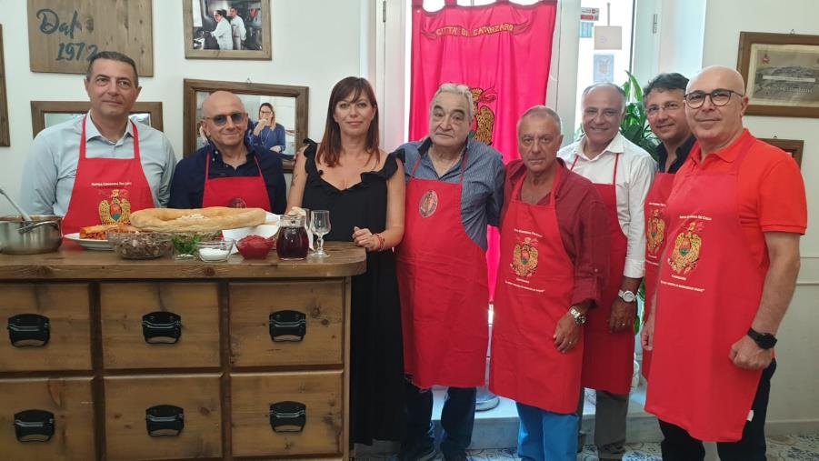 images Tradizioni, il morzello catanzarese e l'Antica Congrega Tre colli oggi in diretta su Rai 1