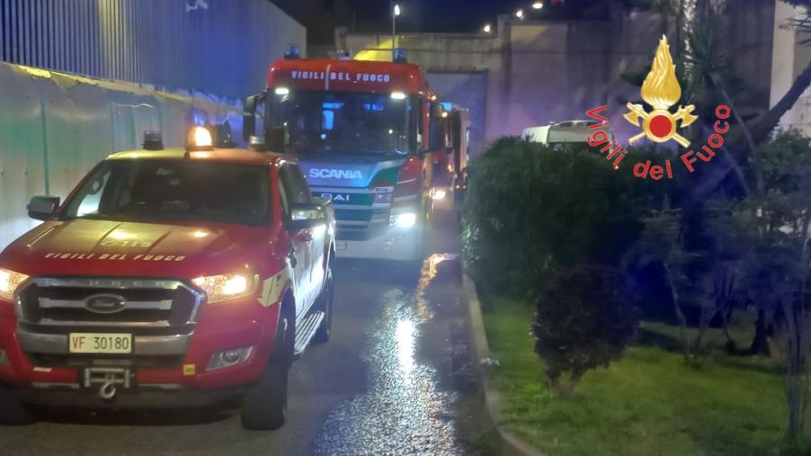 images Le fiamme, la paura, il salvataggio: le ore di panico nel carcere minorile di Catanzaro 