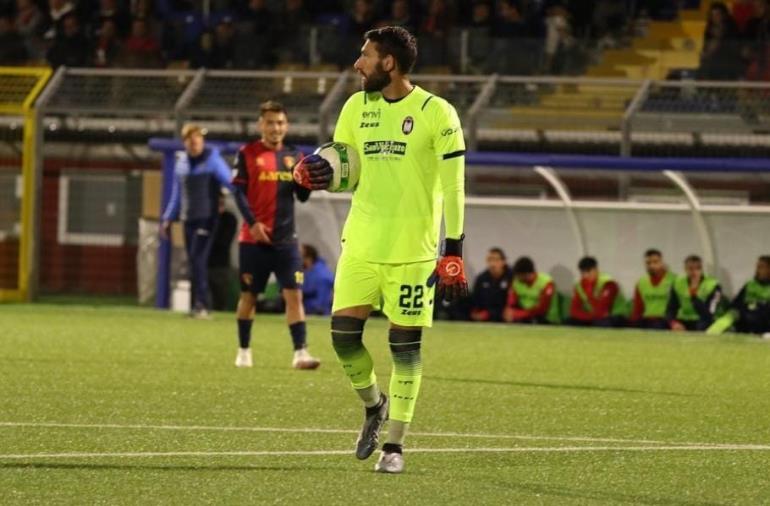 images Catanzaro-Crotone, il portiere Branduani: "La mia ragazza picchiata perché non ha esultato"