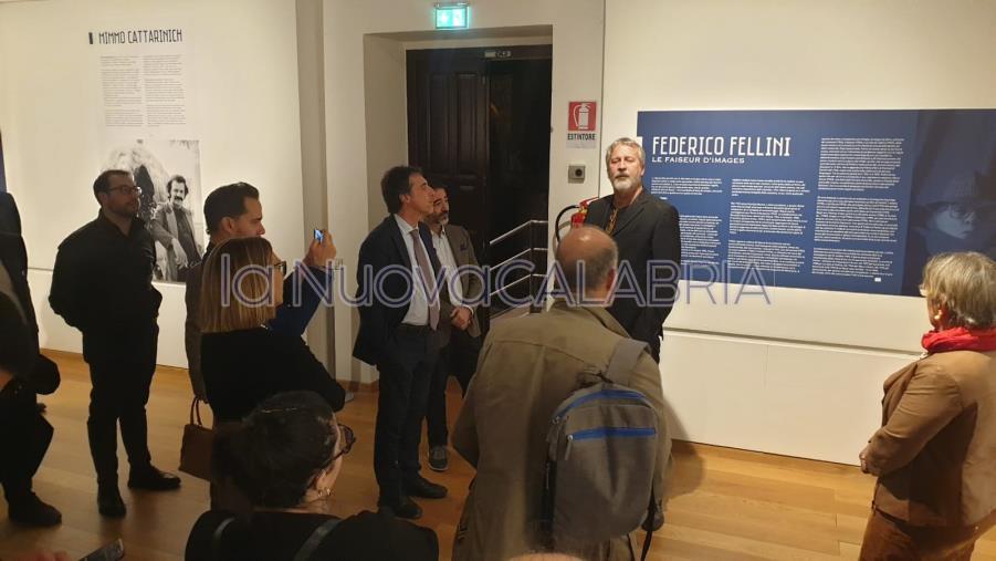 Dal mito di Fellini ai grandi del cinema italiano: a Catanzaro gli scatti iconici di Mimmo Cattarinich images Dal mito di Fellini ai grandi del cinema italiano: a Catanzaro gli scatti iconici di Mimmo Cattarinich