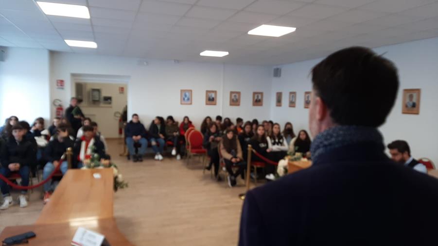 Cropani, protagonisti i giovani: nasce il consiglio comunale dei ragazzi ed il progetto "Nonno vigile" images Cropani, protagonisti i giovani: nasce il consiglio comunale dei ragazzi ed il progetto "Nonno vigile"