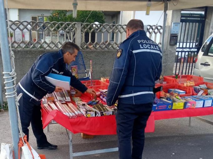 images Vendita di fuochi pirici a Catanzaro: sanzione di oltre 5 mila euro per un abusivo 