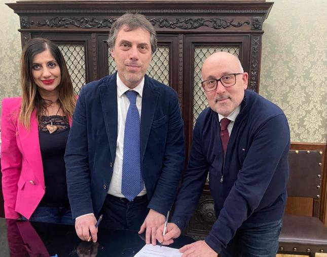 Messa in sicurezza del muro su viale Pio X, firmata l'intesa tra Comune di Catanzaro e A.O. “Pugliese Ciaccio” images Messa in sicurezza del muro su viale Pio X, firmata l'intesa tra Comune di Catanzaro e A.O. “Pugliese Ciaccio”