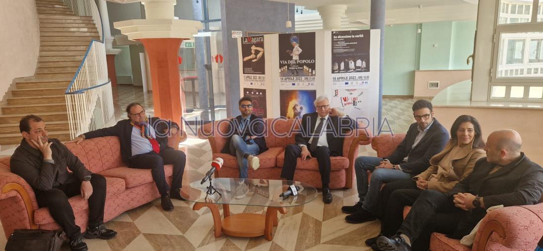 Catanzaro, al via da domani 13 aprile al Politeama gli spettacoli della "Rete di Teatri" images Catanzaro, al via da domani 13 aprile al Politeama gli spettacoli della "Rete di Teatri"