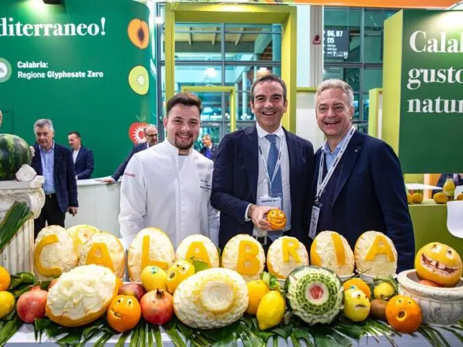 Macfrut, la Calabria protagonista della fiera internazionale dell'ortofrutta: presente Occhiuto images Macfrut, la Calabria protagonista della fiera internazionale dell'ortofrutta: presente Occhiuto