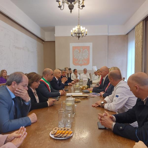 Doppio gemellaggio tra Soverato e la città polacca di Plock images Doppio gemellaggio tra Soverato e la città polacca di Plock