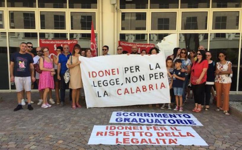 images Presidio Si Cobas alla cittadella regionale, Laudini: "Bene per il disegno di legge ma rivendichiamo il diritto al lavoro"