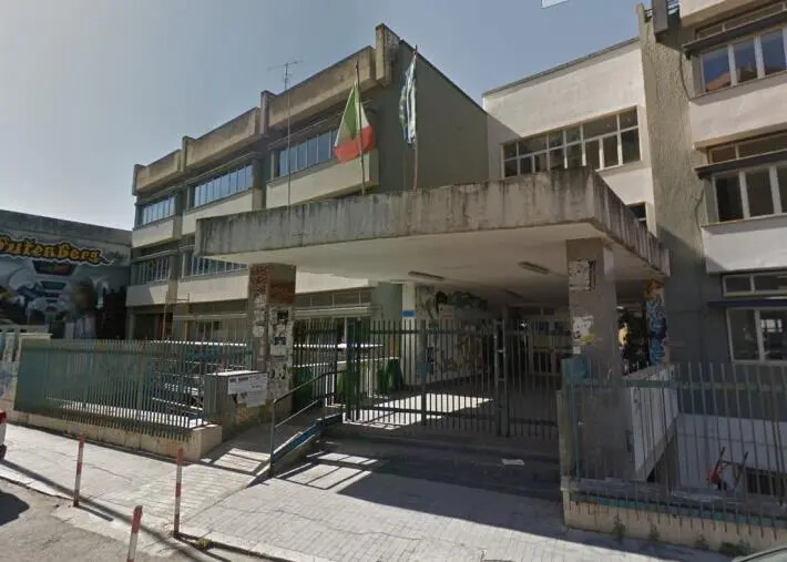 Catanzaro, i rappresentanti del Liceo "Galluppi" replicano ad Usb: "Nessun atteggiamento intimidatorio della Ds" images Catanzaro, i rappresentanti del Liceo "Galluppi" replicano ad Usb: "Nessun atteggiamento intimidatorio della Ds"