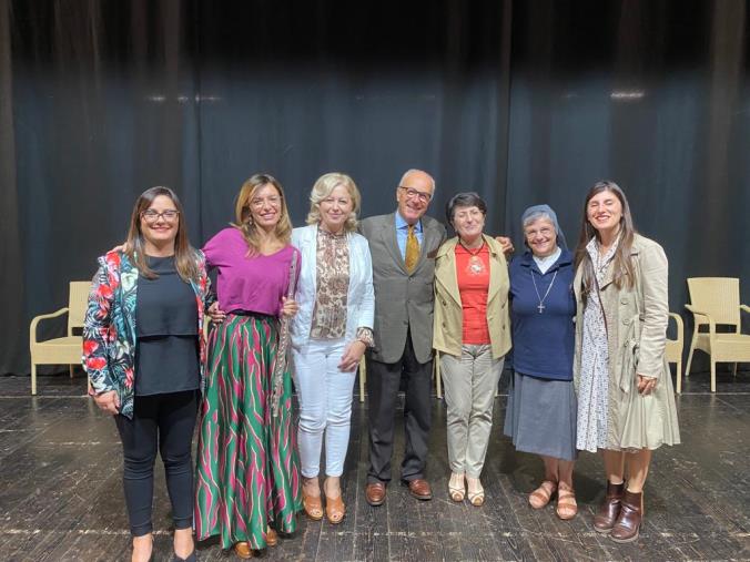 images Franco Cimino: "Teresa Catone e la sua favola per la pace"