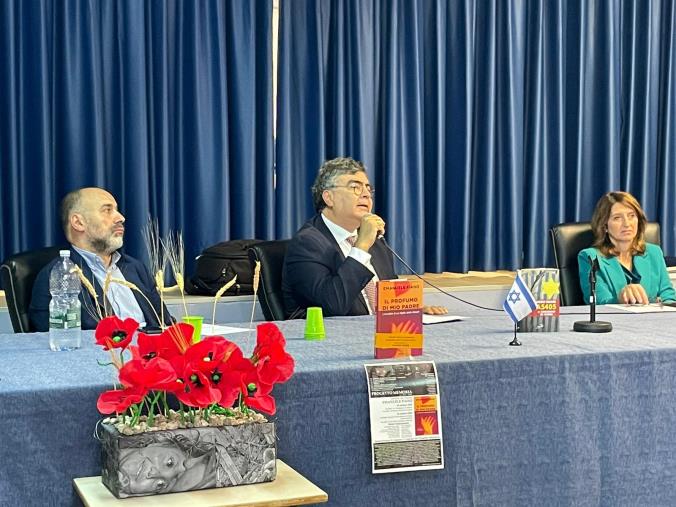 images All’Istituto “Casalinuovo” di Catanzaro “Il profumo di mio padre”, per ri-scoprire l’orrore e la memoria della Shoah