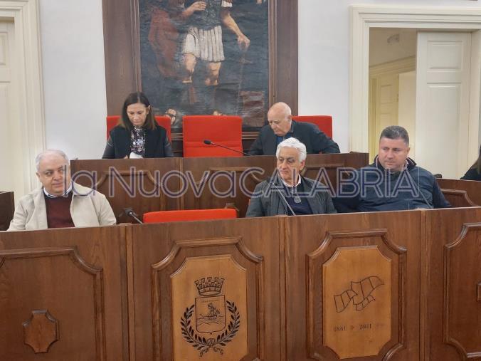 images Squillace, variazioni di bilancio in consiglio: 104mila euro per il contenzioso legato all'ex seminario