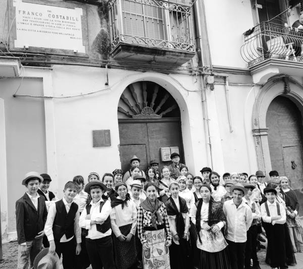 Tra passato e futuro: un calendario per raccontare Costabile con gli studenti dell’Istituto Comprensivo di Lamezia a lui intitolato images Tra passato e futuro: un calendario per raccontare Costabile con gli studenti dell’Istituto Comprensivo di Lamezia a lui intitolato