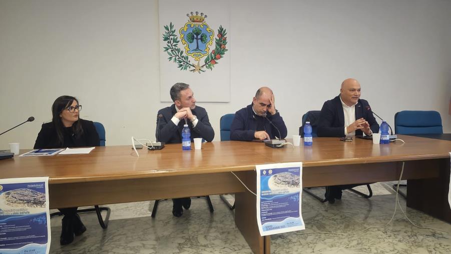 A Soverato tavolo di confronto su concessioni demaniali, spiagge, direttive europee e turismo images A Soverato tavolo di confronto su concessioni demaniali, spiagge, direttive europee e turismo