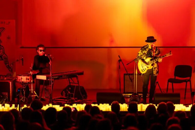 images “A farla amare comincia tu” a Catanzaro: Sergio Caputo e la nostalgia degli Anni '80