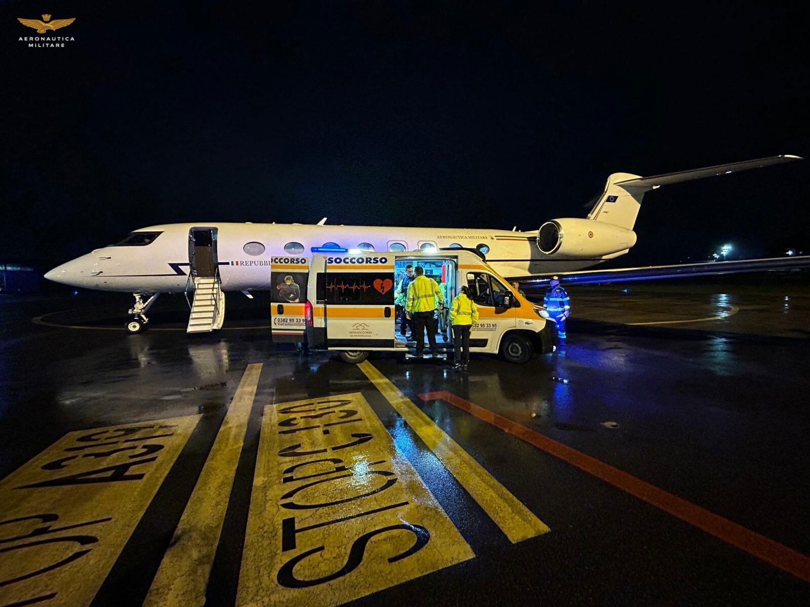 images Giovane in pericolo di vita, jet da Reggio a Milano nella notte di Natale