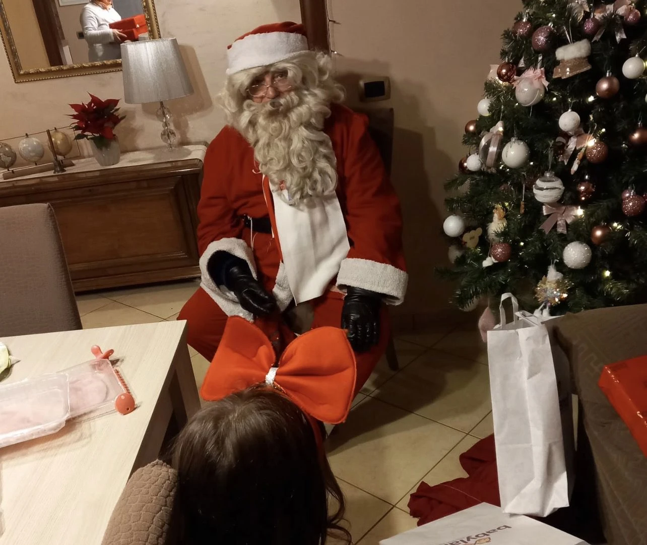 Catanzaro, dove il Natale vive tutto l’anno: la storia vera di Babbo Natale arriva dal quartiere Gagliano