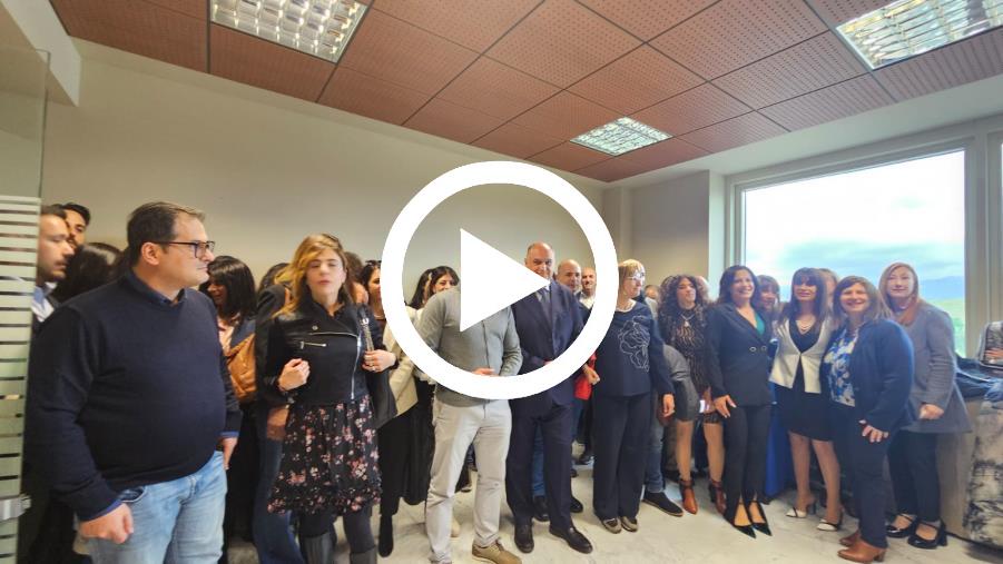 In Cittadella la firma del contratto a tempo indeterminato dei precari del bacino "stagisti/ borsisti" images In Cittadella la firma del contratto a tempo indeterminato dei precari del bacino "stagisti/ borsisti"