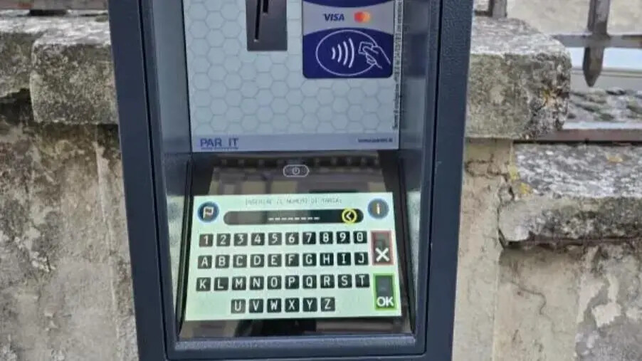 images Catanzaro, l'Amc potenzia e modernizza i servizi di sosta: 13 nuovi parcometri su Corso Mazzini 