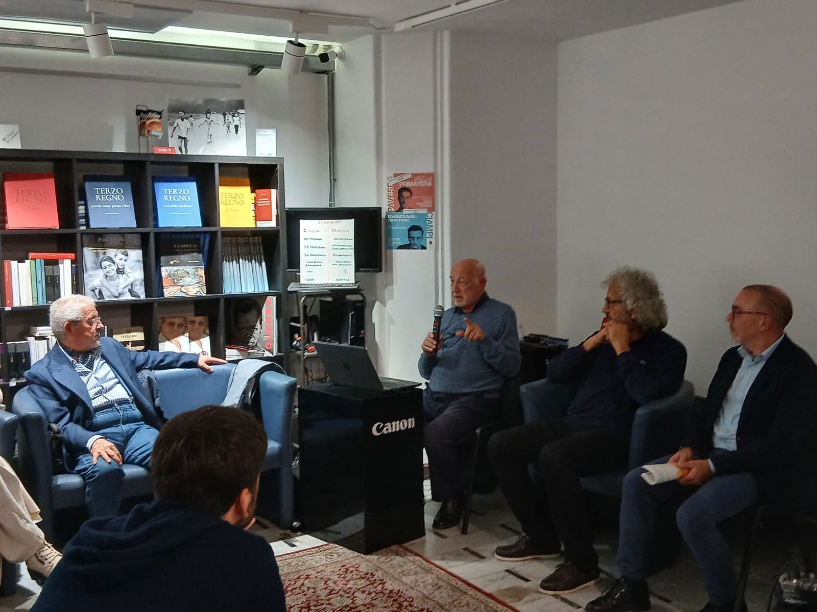 Catanzaro, alla Libreria Coriolano un confronto sulla teosofia tra ricerca interiore e fratellanza images
Catanzaro, alla Libreria Coriolano un confronto sulla teosofia tra ricerca interiore e fratellanza