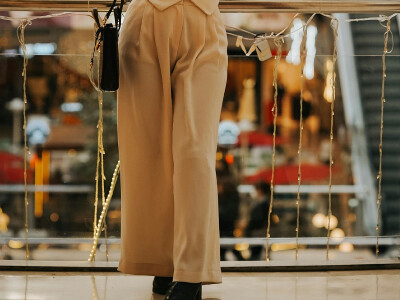 images SOS pantapalazzo: 5 trucchi di styling per indossare i pantaloni larghi e slanciare la figura